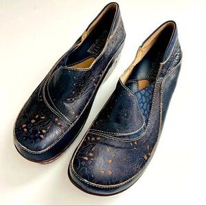 L’Artiste Navy Blue Leather Slip-On Loafers EU 39 US 8,5 Comfort Flats